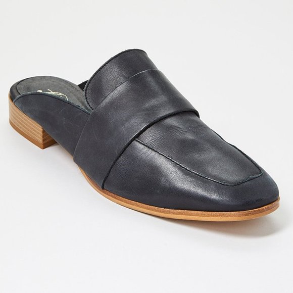 Free People Shoes - Free People NWT Carbon At Ease Leather Mule
